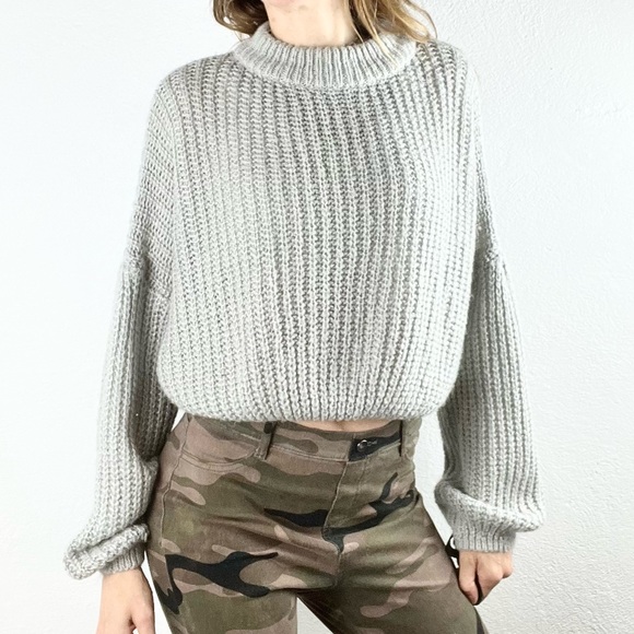 SIMPLEE | 🐰Light Gray Chunky Thick Knit Loose Cropped Oversize Sweater - Picture 5 of 13
